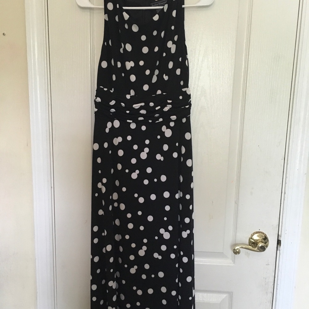 Polka Dot Dress with Short Zipper In The Back